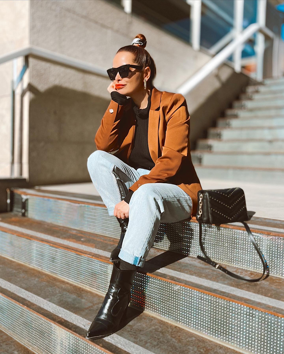 Plata Cambiarse de ropa rehén Cómo combinar una blazer marrón con jeans * MAV Magazine by Aurora Vega
