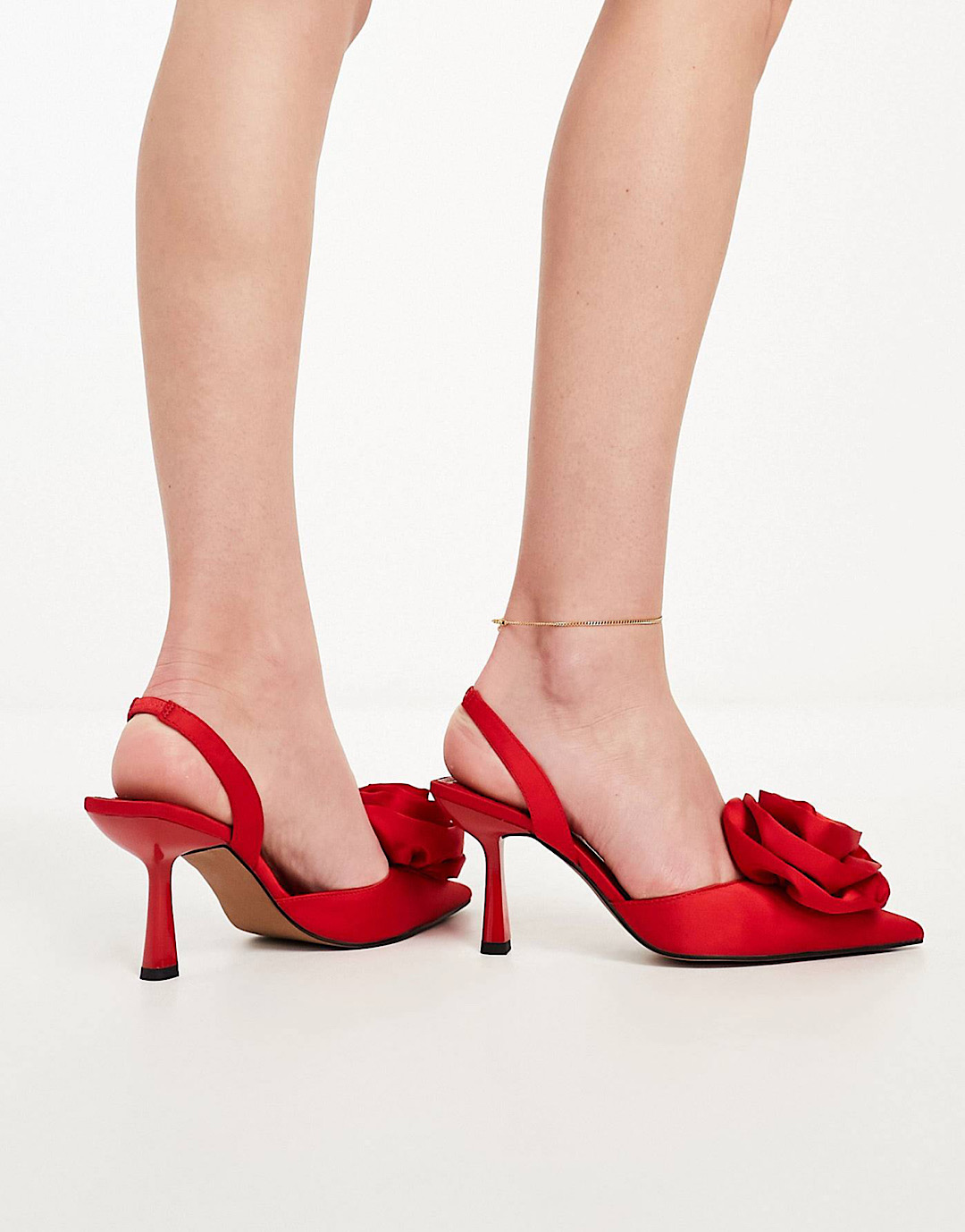 Zapatos rojos asos destalonados con detalle ramillete de Sia, zapatos rojos asos, zapatos con rosa, dónde comprar zapatos rojos, shopping zapatos rojos, tendencias zapatos rojos, mav magazine, aurora vega personal shopper, personal shopper mallorca