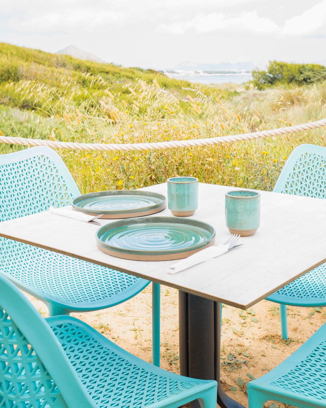 wabi sabi beach mallorca, restaurantes en mallorca con los pies en la arena, restaurantes mallorca, mallorca restaurants, mallorca foodie, aurora vega foodie, planes en mallorca, qué hacer en mallorca, aurora vega foodie, mav magazine