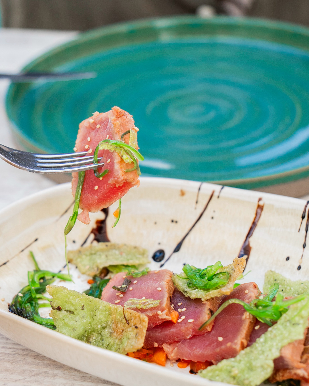 wabi sabi beach mallorca, restaurantes en mallorca con los pies en la arena, restaurantes mallorca, mallorca restaurants, mallorca foodie, aurora vega foodie, planes en mallorca, qué hacer en mallorca, aurora vega foodie, mav magazine