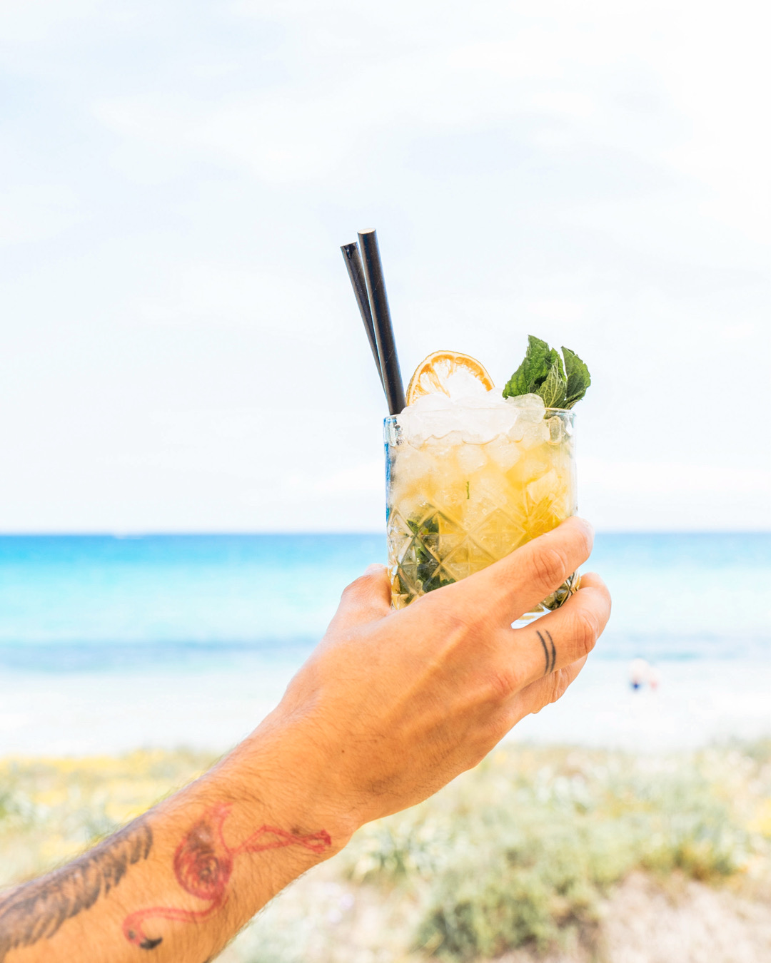 wabi sabi beach mallorca, restaurantes en mallorca con los pies en la arena, restaurantes mallorca, mallorca restaurants, mallorca foodie, aurora vega foodie, planes en mallorca, qué hacer en mallorca, aurora vega foodie, mav magazine