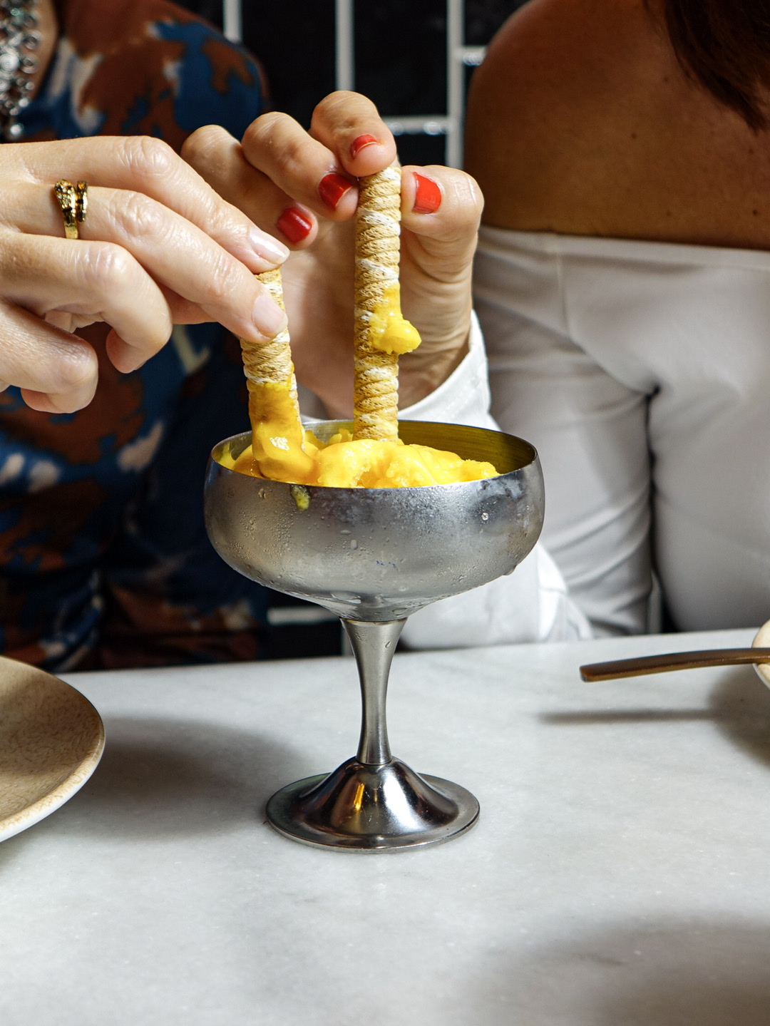 menús para grupos restaurante brutal, menús para grupos mallorca, restaurante brutal palma, restaurantes mallorca, mallorca restaurants, dónde comer en mallorca, comunicación v, mav magazine, aurora vega foodie, creación de contenido mallorca