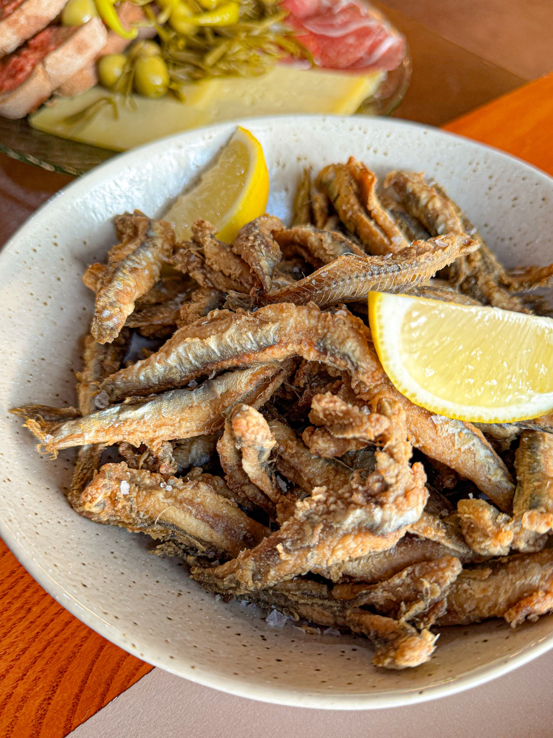 cervecería cruz blanca palma, cervecerías palma, restaurantes palma, bares con tapa en palma, tapas palma, dónde comer tapas andaluzas en palma, mav magazine, aurora vega foodie