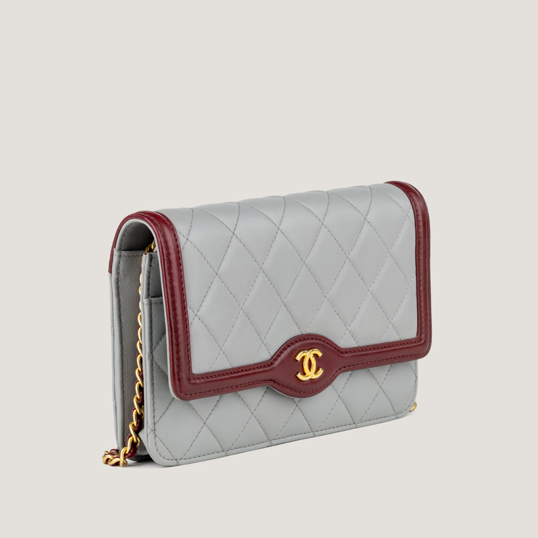 LOUÉ alquiler y venta bolsos de lujo, alquiler bolsos chanel, venta segunda mano bolsos chanel, aurora vega personal shopper, mav magazine, aurora vega estilista