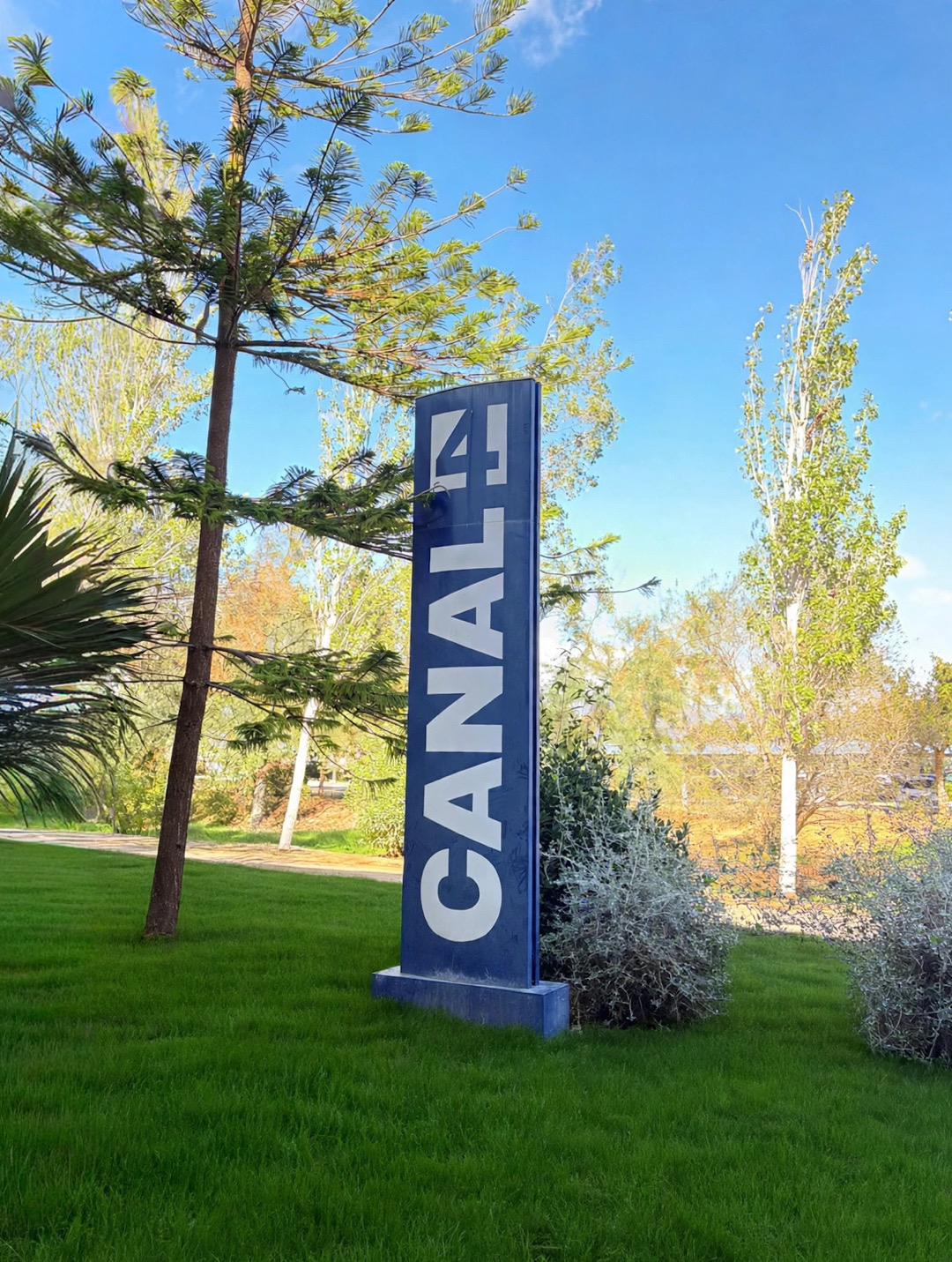 Canal4 Radio, Aurora Vega, MAV magazine Radio