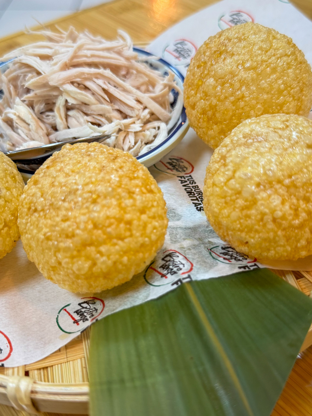 Descubre La Casa del Pho, el nuevo restaurante vietnamita en Palma donde disfrutar de platos tradicionales, sabores auténticos y una propuesta gastronómica a muy buen precio. Desde sus rollitos frescos y brochetas de pollo satay hasta su pho de ternera con caldo casero elaborado durante 64 horas, una experiencia para viajar a Vietnam sin salir de Palma.